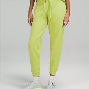 Lululemon Scuba High-Rise Cropped Fleece Jogger Wasabi 10